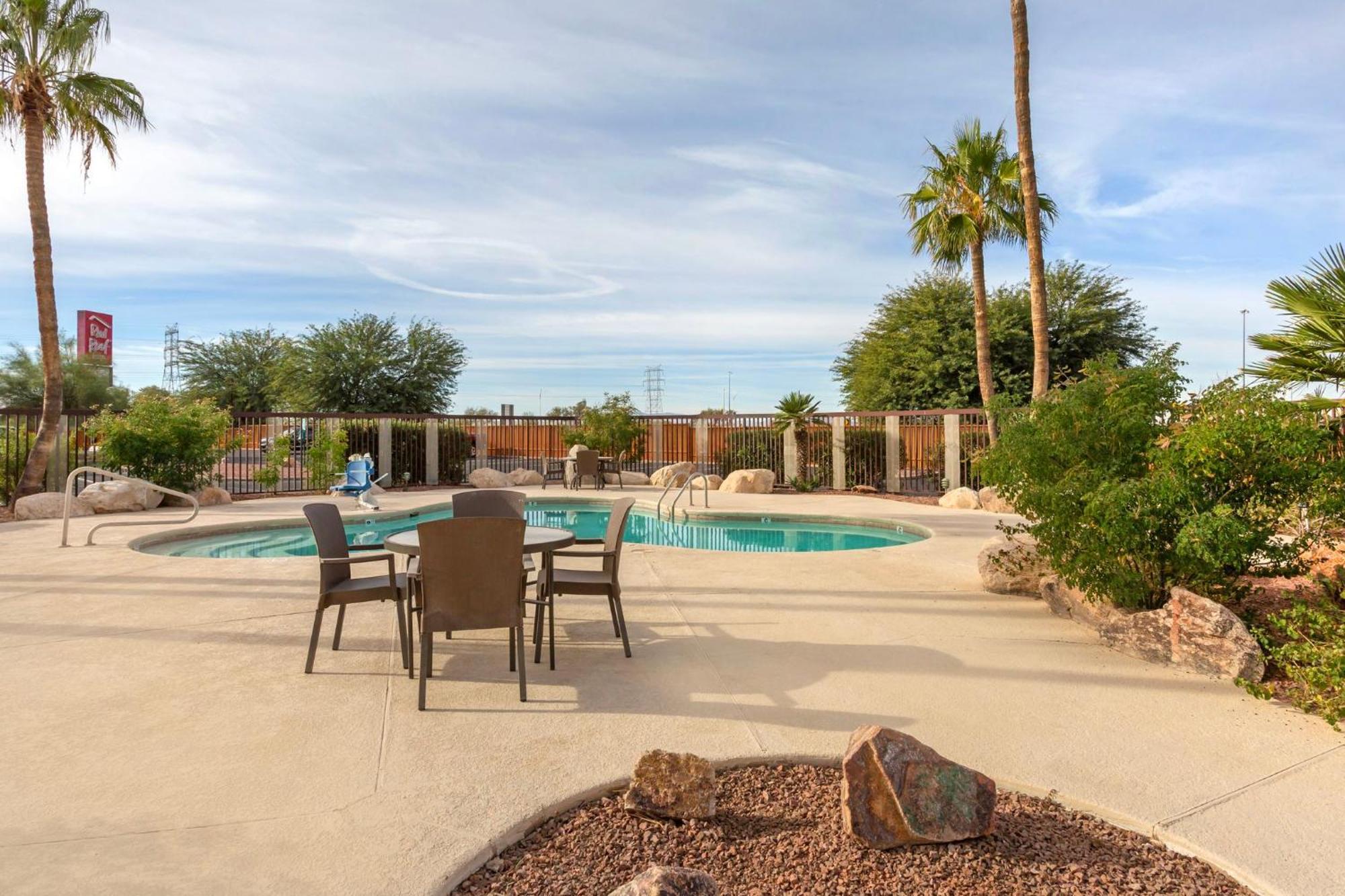 Red Roof Tucson South - Airport Motel 2*